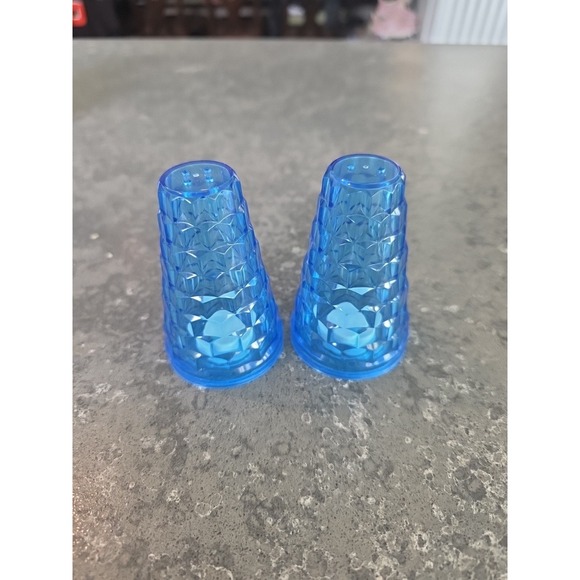 Vintage Plastic Salt and Pepper Shakers Clear Blue Plastic 1994 - Picture 1 of 5
